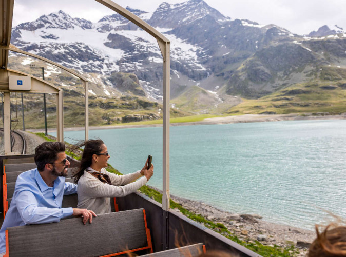 0014_Offener Aussichtswagen am Lago Bianco_1